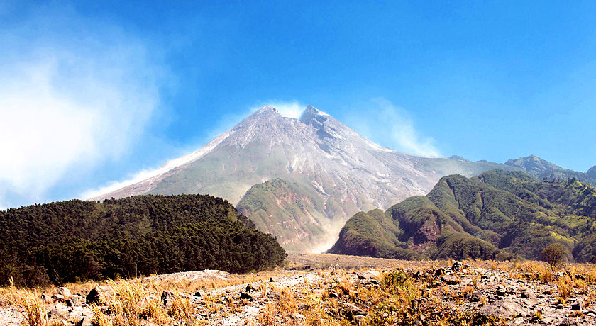 Wulkan Merapi-Jawa-Indonezja